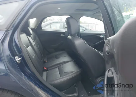 2016 Ford Focus Se z USA, uszkodzony, nr VIN 1FADP3K23GL394749